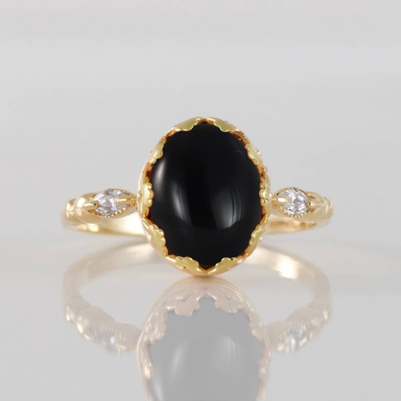 Schwarzer Onyx Ring - Dezember Geburtsstein Statement Gold Oval Lünetten Edelstein Zierlicher von HolyLandJewelry