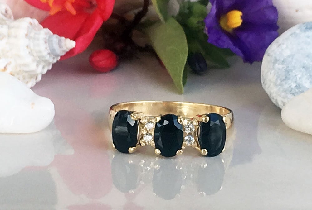 Schwarzer Onyx Ring - Dezember Statement Gold Verlobungsring Stapelring Edelstein von HolyLandJewelry