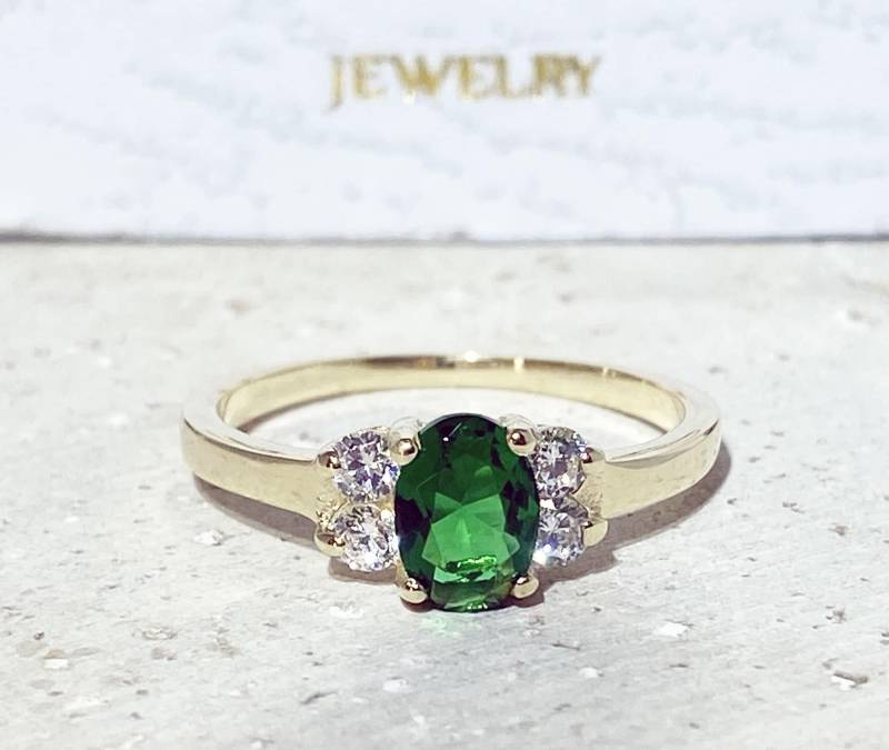 Smaragd Ring - Mai Geburtsstein Schmaler Gold Edelstein Facettierter Winziger Schlichter Schmuck Grüner Smaragd Ring - Mai Geburtsstein Schmaler Gold Edelstein Facettierter Winziger Schlichter Schmuck Grüner von HolyLandJewelry
