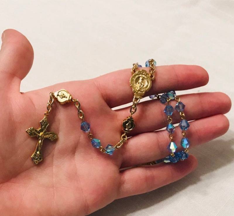 Blue Crystal Rosenkranz - Blau Und Gold Wundertätige Medaille Jungfrau Maria Blue Crystal Rosenkranz - Blau Und Gold Wundertätige Medaille Jungfrau Maria von HolyTraditions