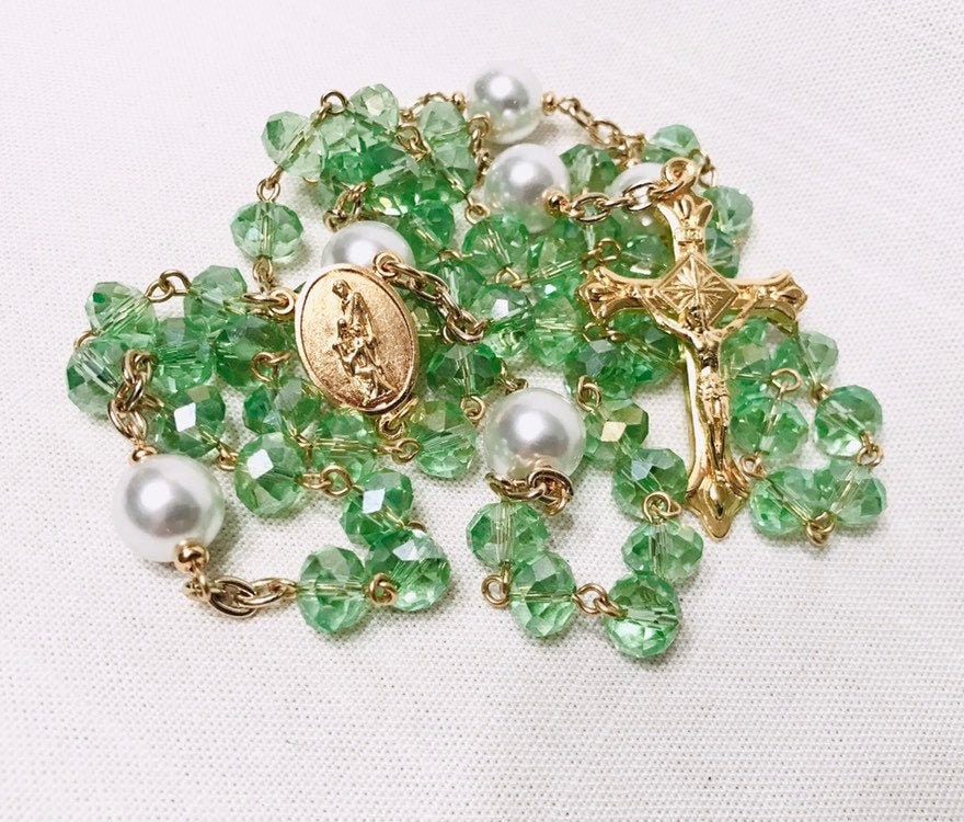 Hellgrüner Rosenkranz - Kristall, Perle Und Gold Handgemachter Hellgrüner Rosenkranz - Kristall, Perle Und Gold Handgemachter von HolyTraditions