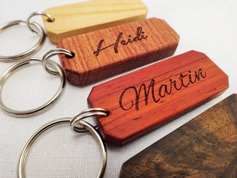 Schlüsselanhänger Aus Holz, Individuell Mit Namen Graviert Schlüsselanhänger Aus Holz, Individuell Mit Namen Graviert von HolzAlf