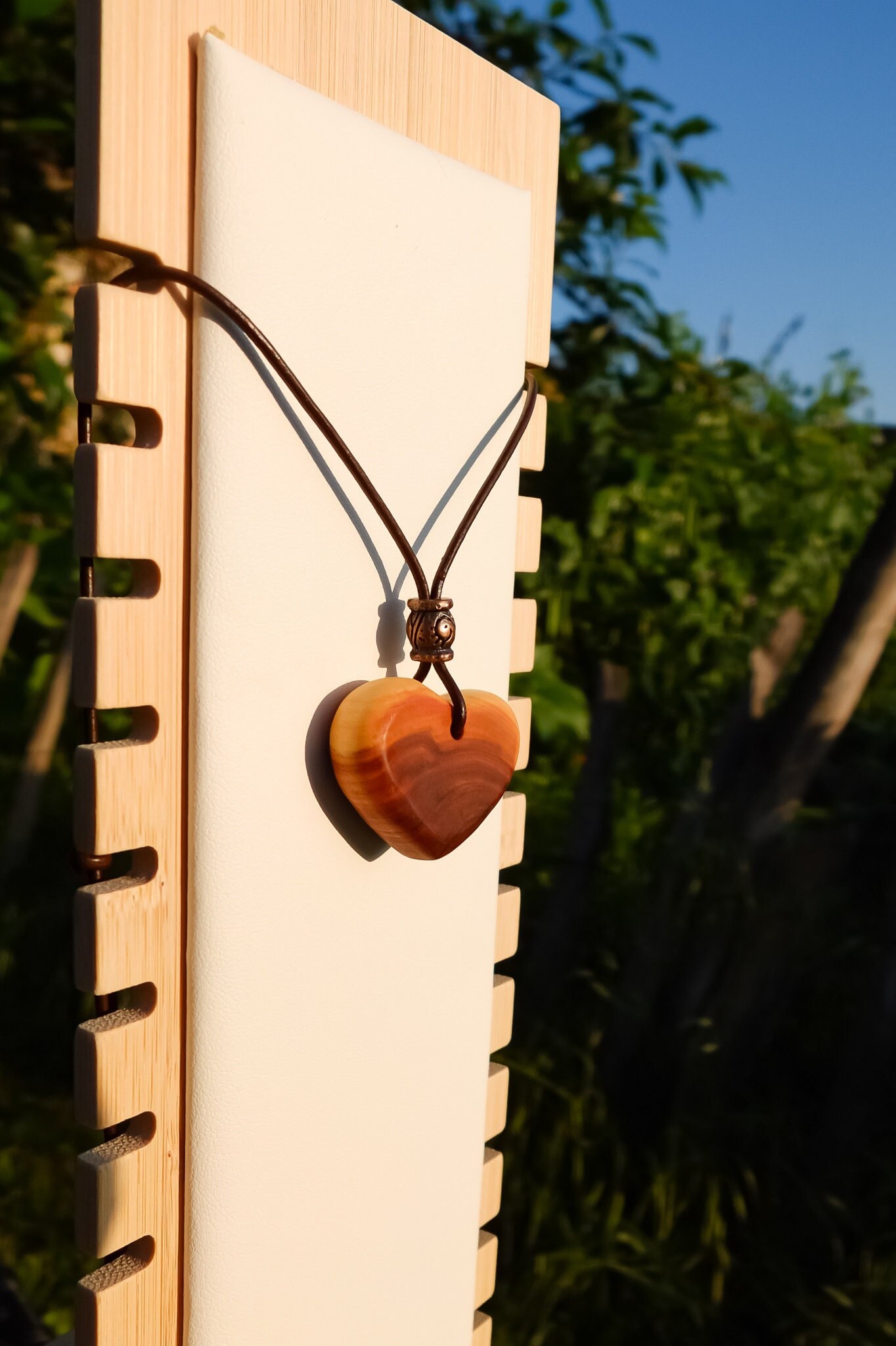 Herz Holz Apfel, Kette, Lederband Dunkelbraun, Längenverstellbar, Antike Kupfer - Rohrperle von HolzartikelVonJana
