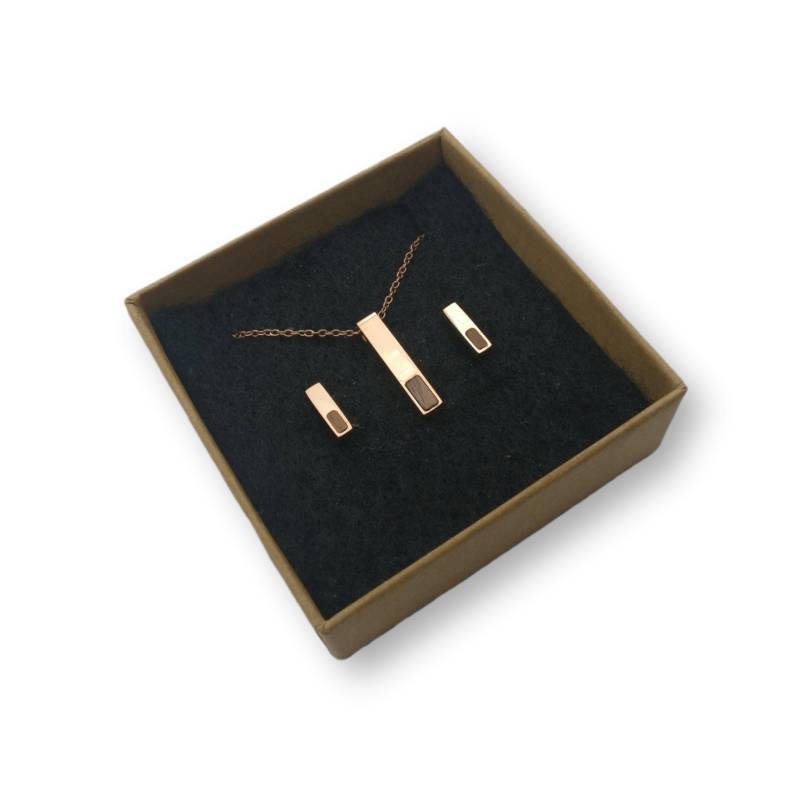 Holz-Halskette & Ohrstecker Mit Gravur, Länge 40+5 cm, Rosé Walnussholz Holz-Halskette & Ohrstecker Mit Gravur, Länge 40+5 cm, Rosé Walnussholz von Holzklopfen