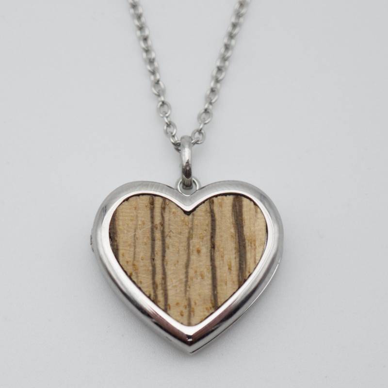 Holz-Medaillon Herz Mit Gravur Und Foto Zum Öffnen. Halskette 45+5 cm, Silber Zebrano von Holzklopfen