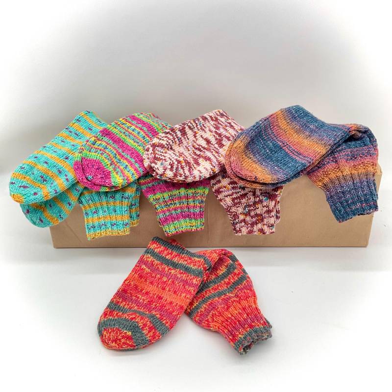 Handgestrickte Socken Aus Opal Wolle, Größe 37/38 von Holzpieces