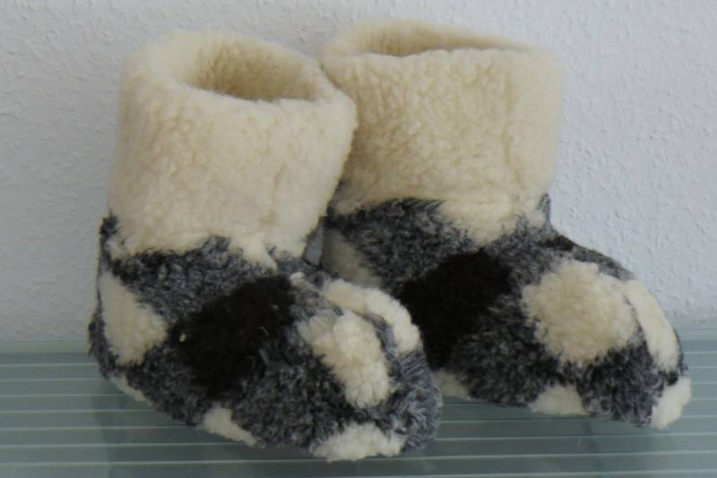 Holzprodukte Hüttenschuhe Hausschuhe Hüttenschuh Schaffell Lammfell Pantoffeln NEU Plüsch Hausschuhe Holzprodukte Hüttenschuhe Hausschuhe Hüttenschuh Schaffell Lammfell Pantoffeln NEU Plüsch Hausschuhe von Holzprodukte