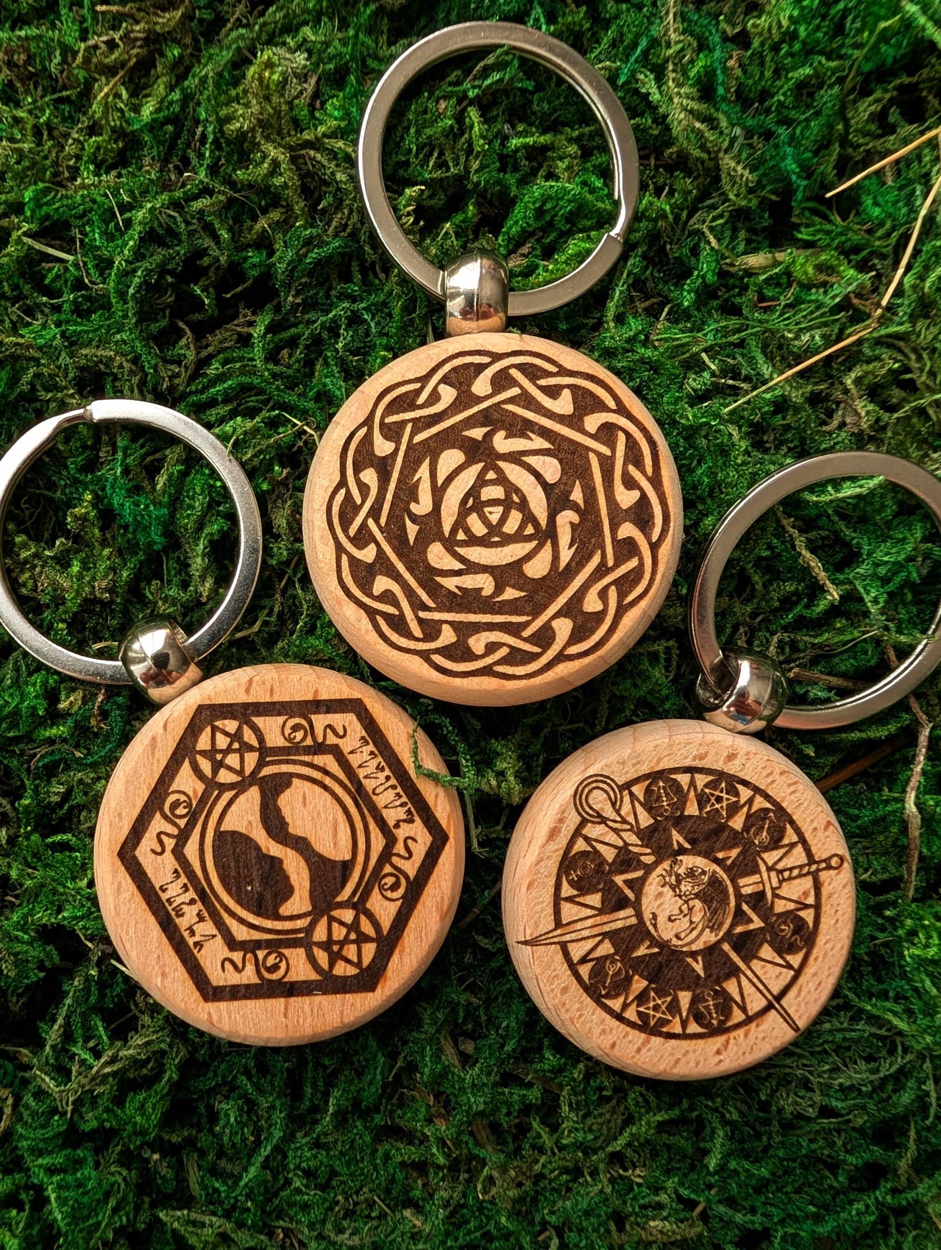 Dsa Magiersiegel Aus Holz - Schlüsselanhänger Fan Made Dsa Magiersiegel Aus Holz - Schlüsselanhänger Fan Made von HolztechnikRabe