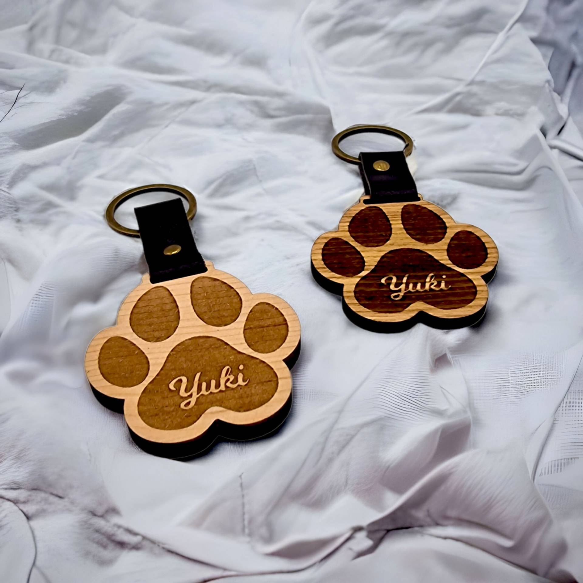 Personalisierte Handgemachte Hundepfote Aus Holz Schlüsselanhänger - Geschenk Für Hundeliebhaber Personalisierte Handgemachte Hundepfote Aus Holz Schlüsselanhänger - Geschenk Für Hundeliebhaber von HolzteufelShop