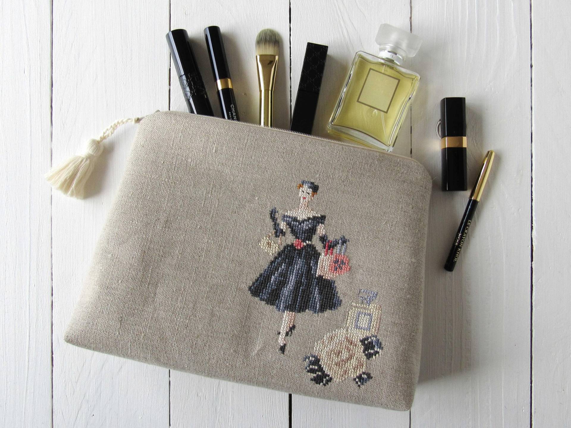 Kosmetiktasche Aus Leinen, Handgestickte Vintage Mode Im 50Er Jahre Stil, Reines Makeup Tasche Gefüttert von HolzundLeinen