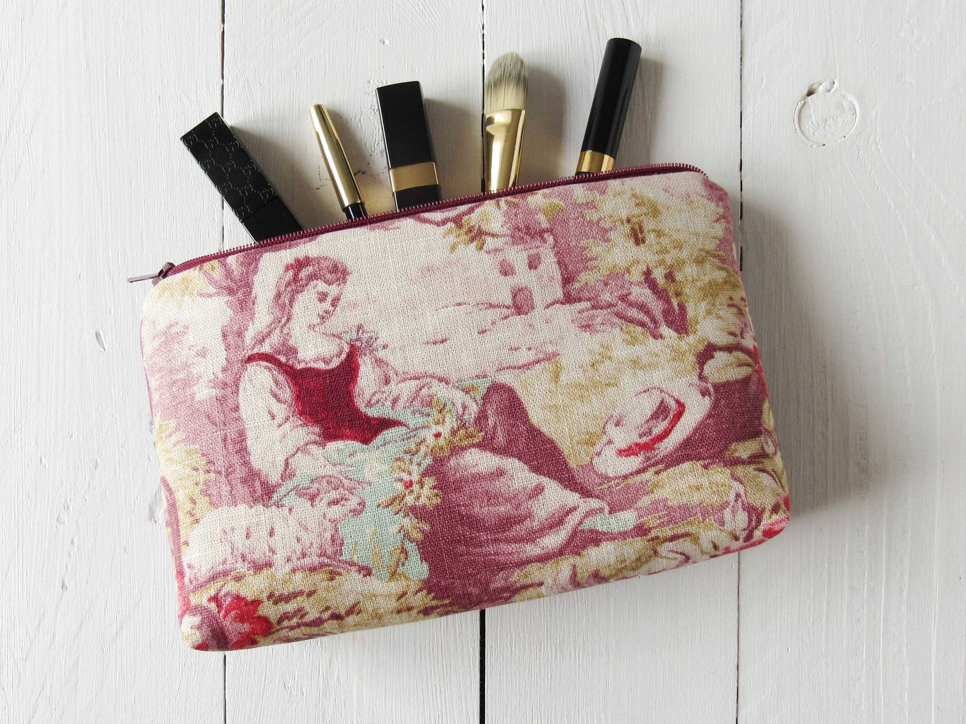 Kosmetiktasche Leinen Toile De Jouy Pink Blau Mit Baumwolle Gefüttert Rokoko Makeup Tasche 13x22 cm Für Reise Utensilien von HolzundLeinen