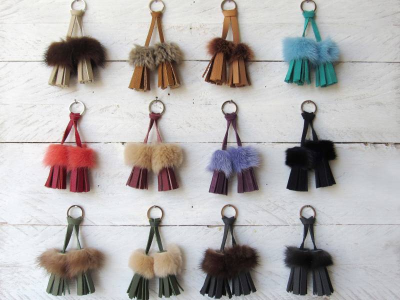 Mini Lederquasten Doppelquasten Für Taschen Schlüsselanhänger Verschiedene Farben Echtleder Und Echtfell Mit Schlüsselring von HolzundLeinen
