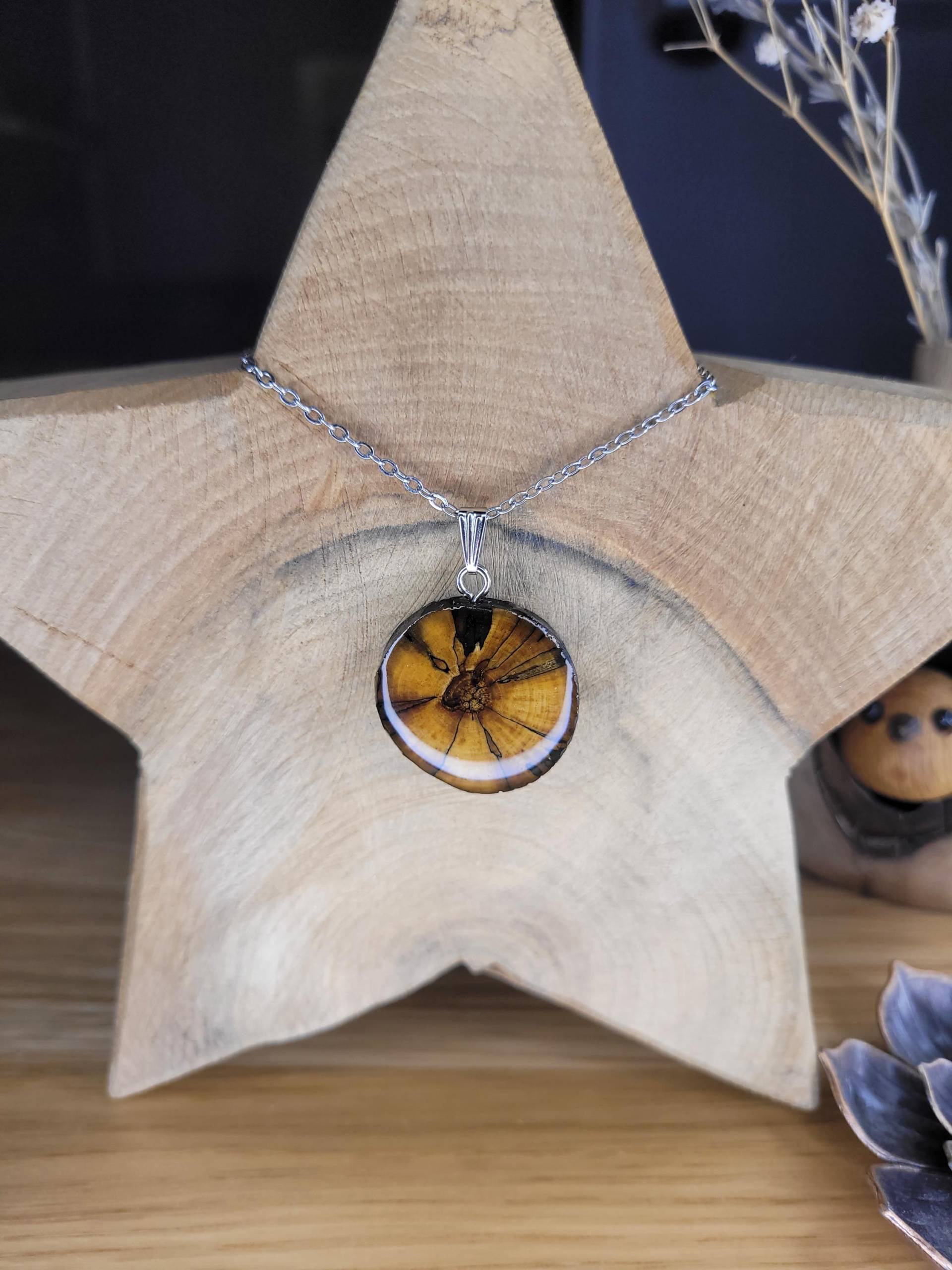 Kettenanhänger Gestockte Buche Kettenanhänger Gestockte Buche von HolzwurmDaniel