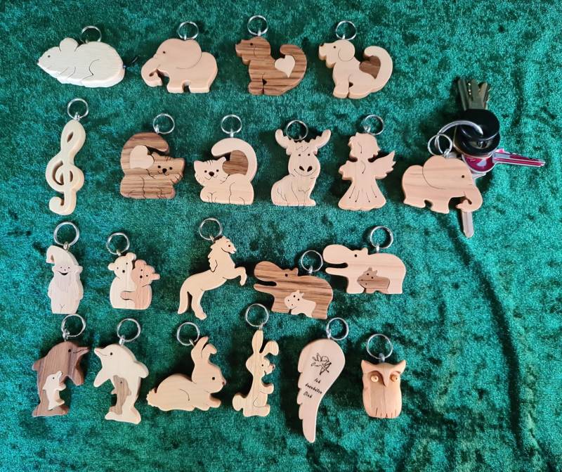 Notenschlüssel - Schlüsselanhänger Aus Massivholz Katze Hund Delfin Hase Engel Elch Elefant Nilpferd Maus Pferd Eule Wichtel von HolzwurmHandwerk
