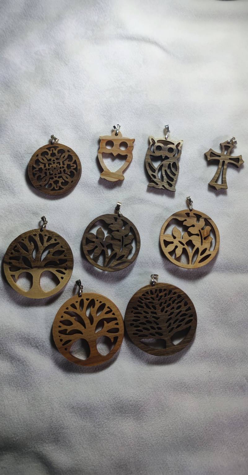 Holzschmuck Holzschmuck von HolzwurmdekoStudio