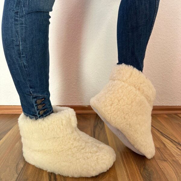 Home & Joy Hüttenschuhe hohe Hausschuhe Schaf-wolle warm Herbst Winter unisex von Home & Joy