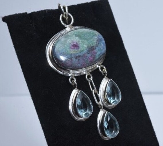 Facettierte Kyanit Silber Anhänger Mit Blauen Apatit Tropfen von HomeAgainVintageCo