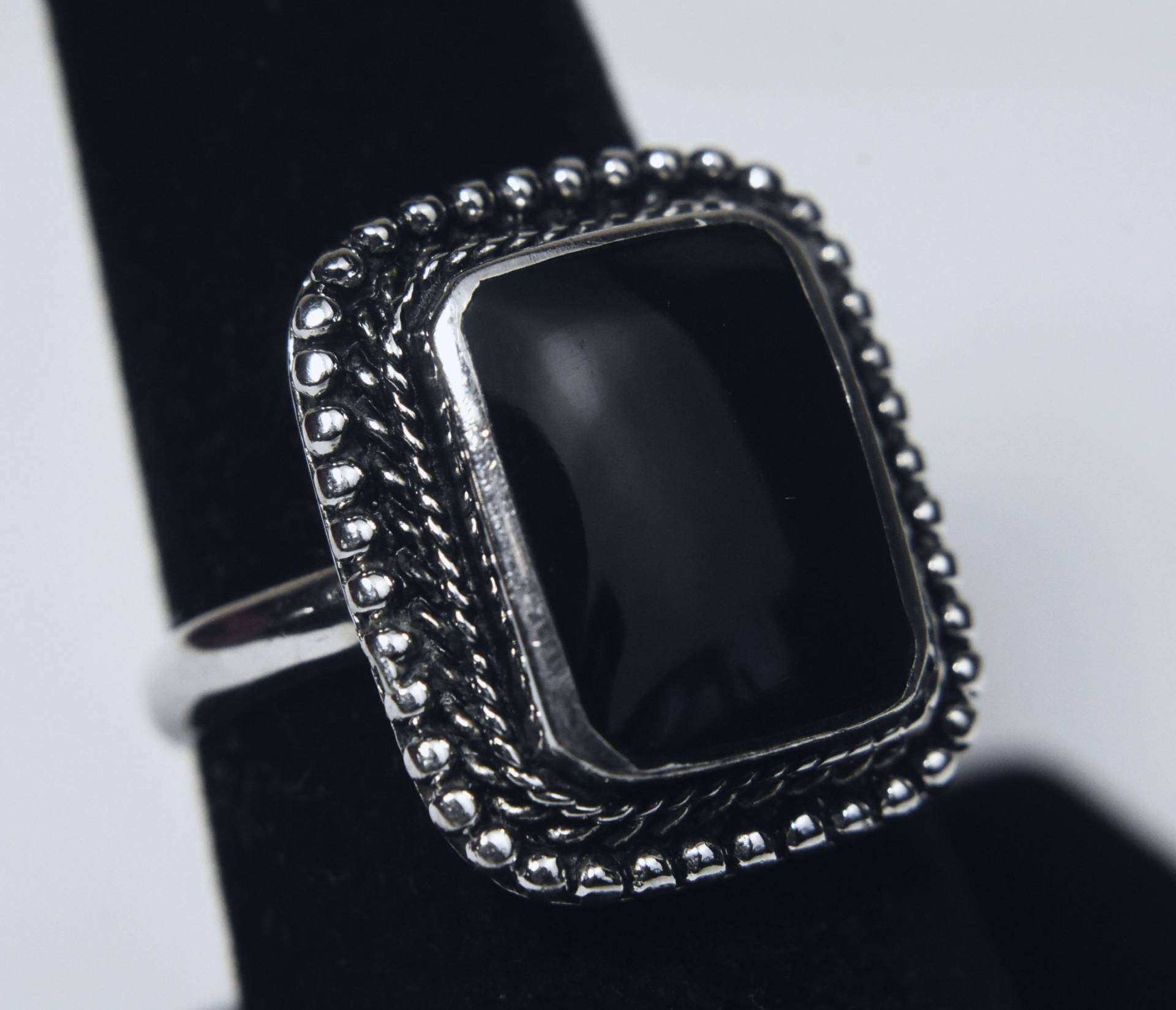 Schwarzer Onyx-sterlingsilber-Ring - Größe 7, 75 von HomeAgainVintageCo
