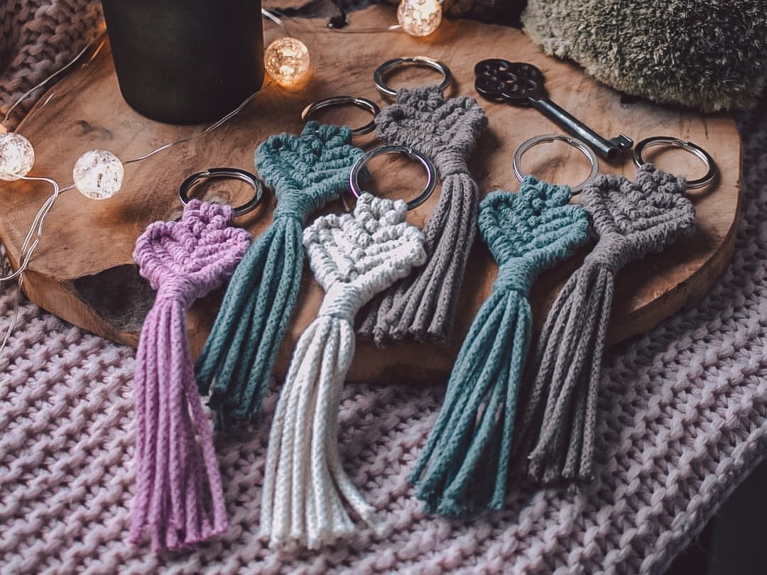 2Er-Set Makramee Schlüsselanhänger „Herz" - Handgemachte Taschenanhänger & Schlüsselbänder Boho Geschenkidee 2Er-Set Makramee Schlüsselanhänger „Herz" - Handgemachte Taschenanhänger & Schlüsselbänder Boho Geschenkidee von HomeDecoFactory