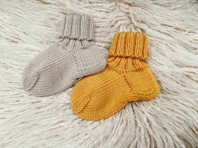 Handgestrickte Babysocken/Socken Baby Babyshower Babykleidung Handgestrickte Babysocken/Socken Baby Babyshower Babykleidung von HomeGrownKnot