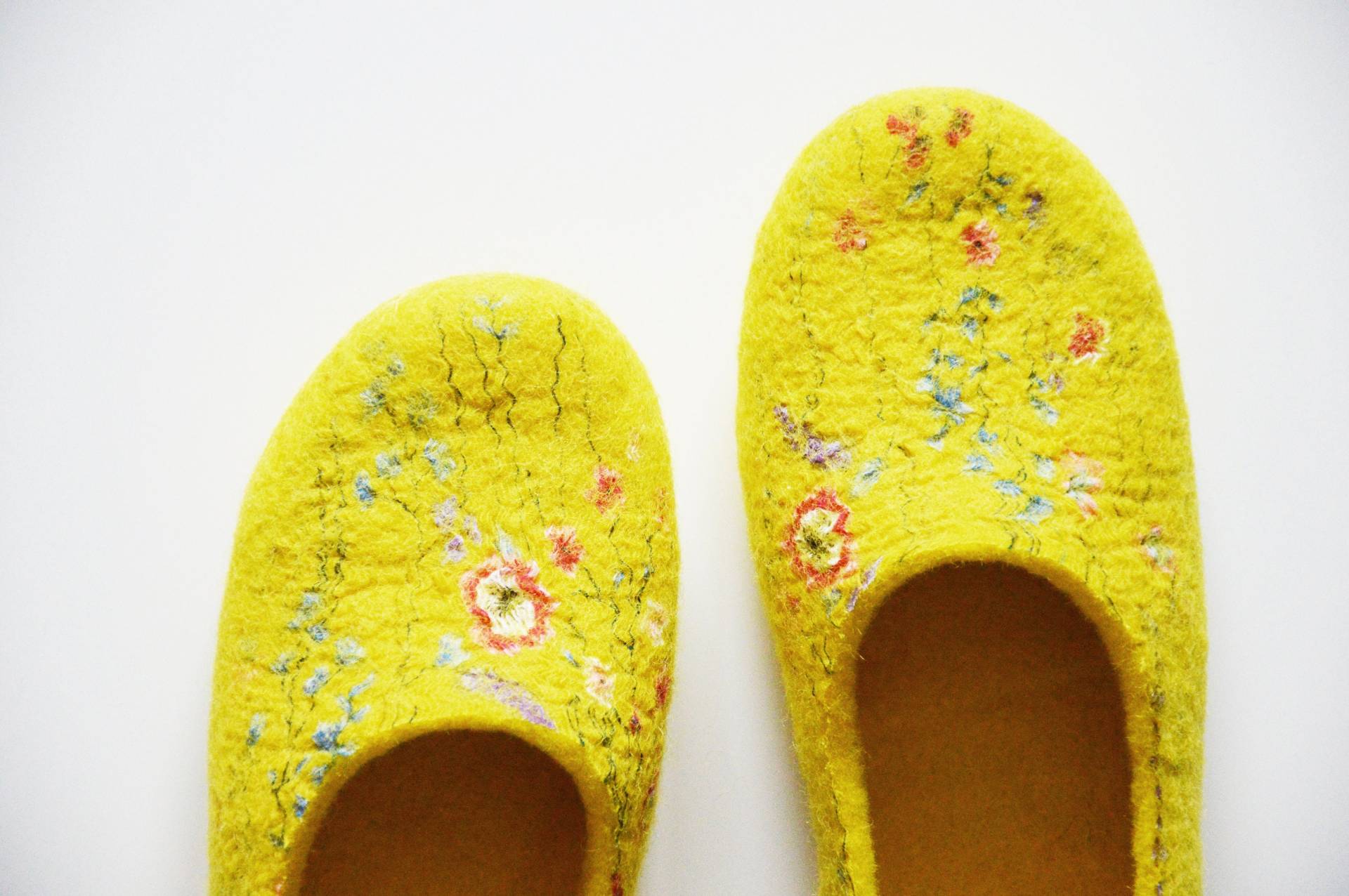 Gefilzte Hausschuhe Handgefertigte Florale Hausschuhe von HomeSoulShop