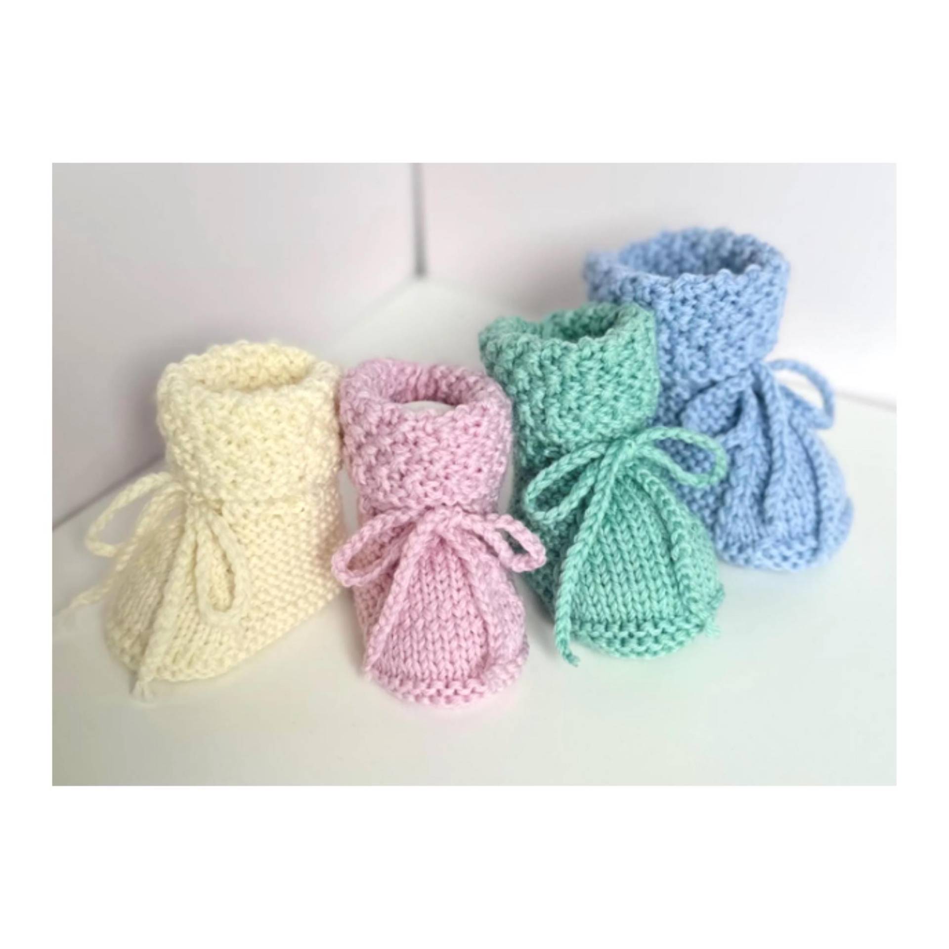 Handgestrickte Baby Booties Merinowolle - Kuschelige Babyschuhe Neutral 0-12 Monate Geschenk Zur Geburt Babyshower von HomeandBabyGiftshop