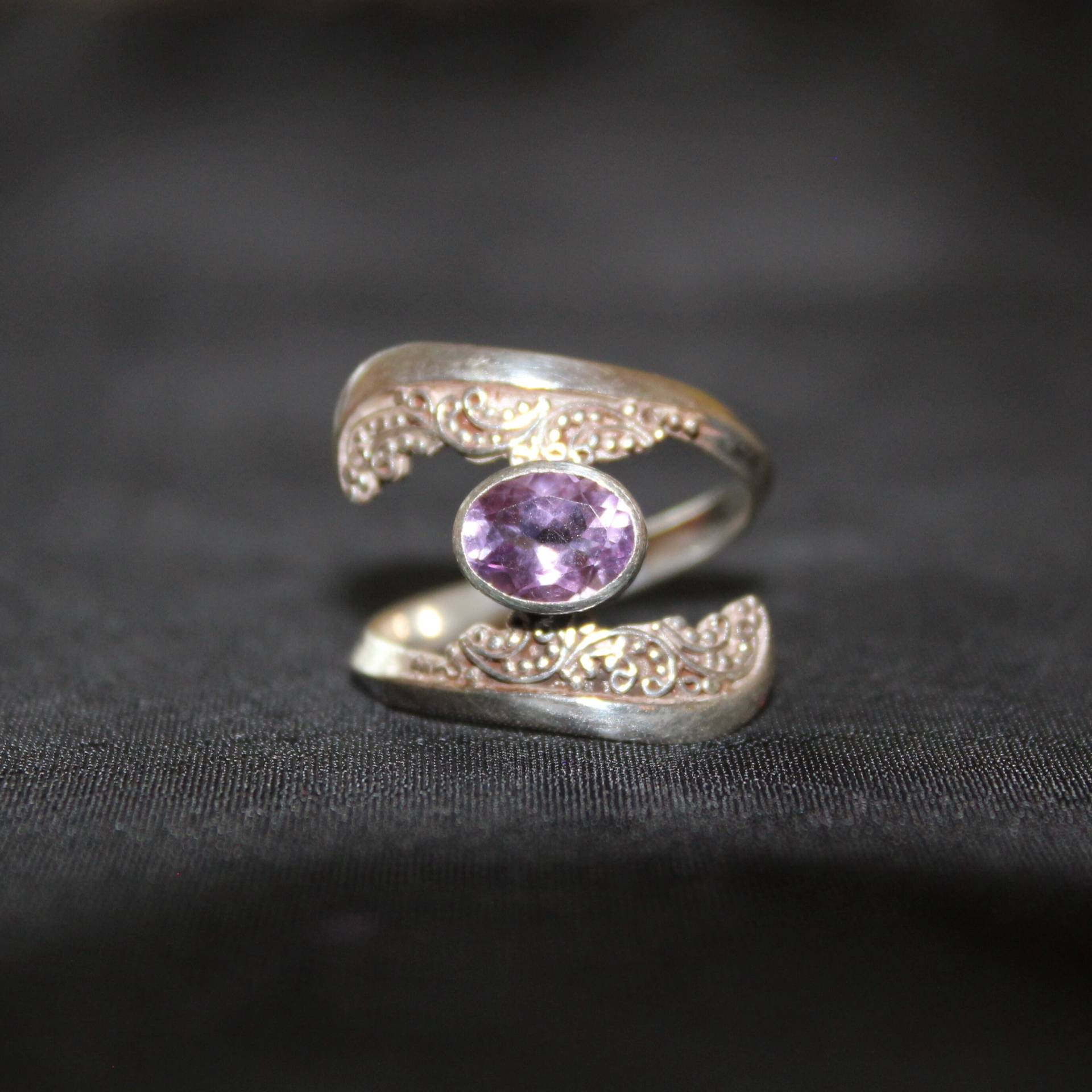 Amethyst Ring February Birthstone 925 Sterling Silver Amethyst Ring February Birthstone 925 Sterling Silver von HomelyHimalaya