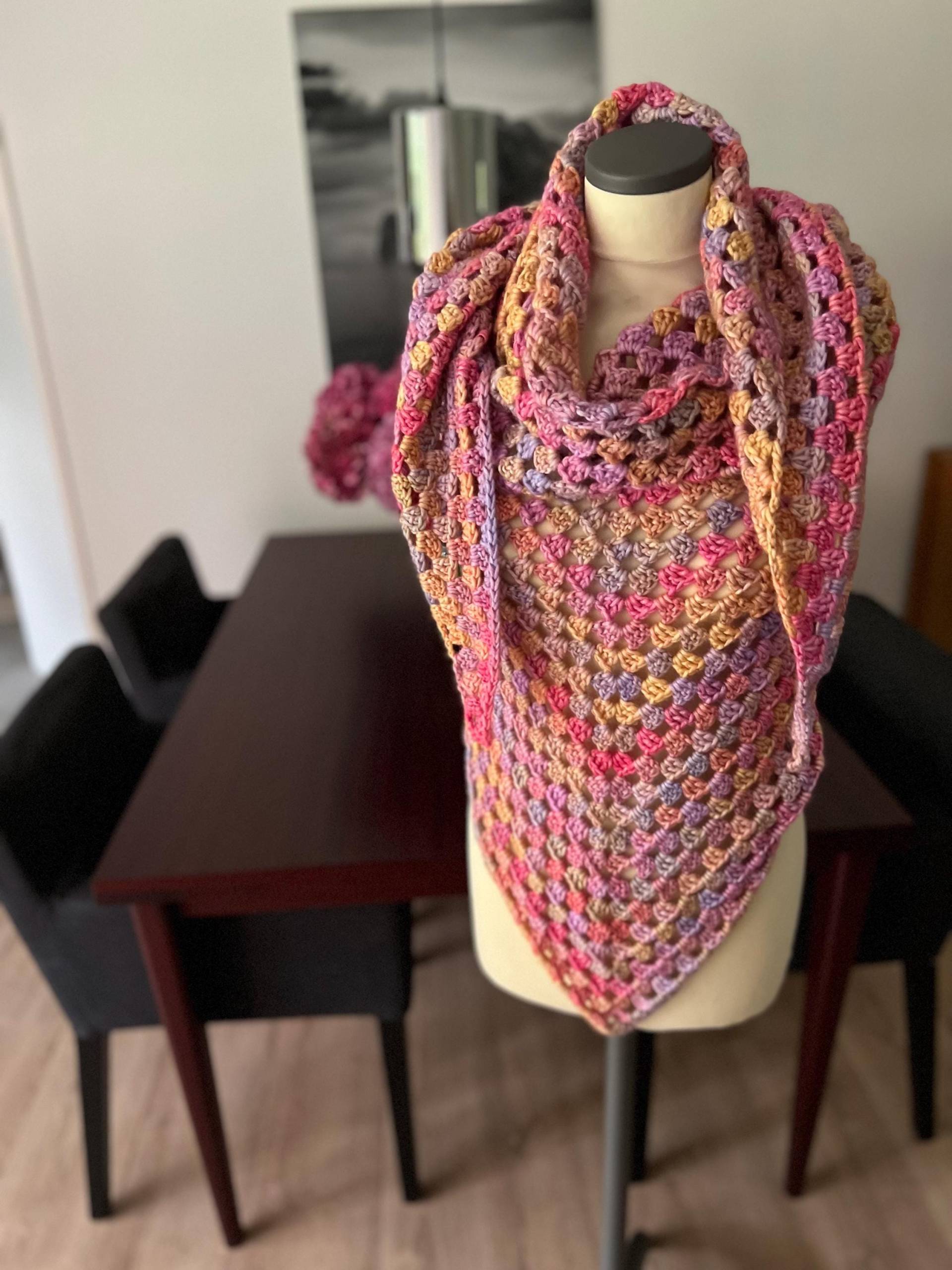 xxxl Dreieckstuch Bloomy Autumn xxxl Dreieckstuch Bloomy Autumn von HomemadeCreationLutz