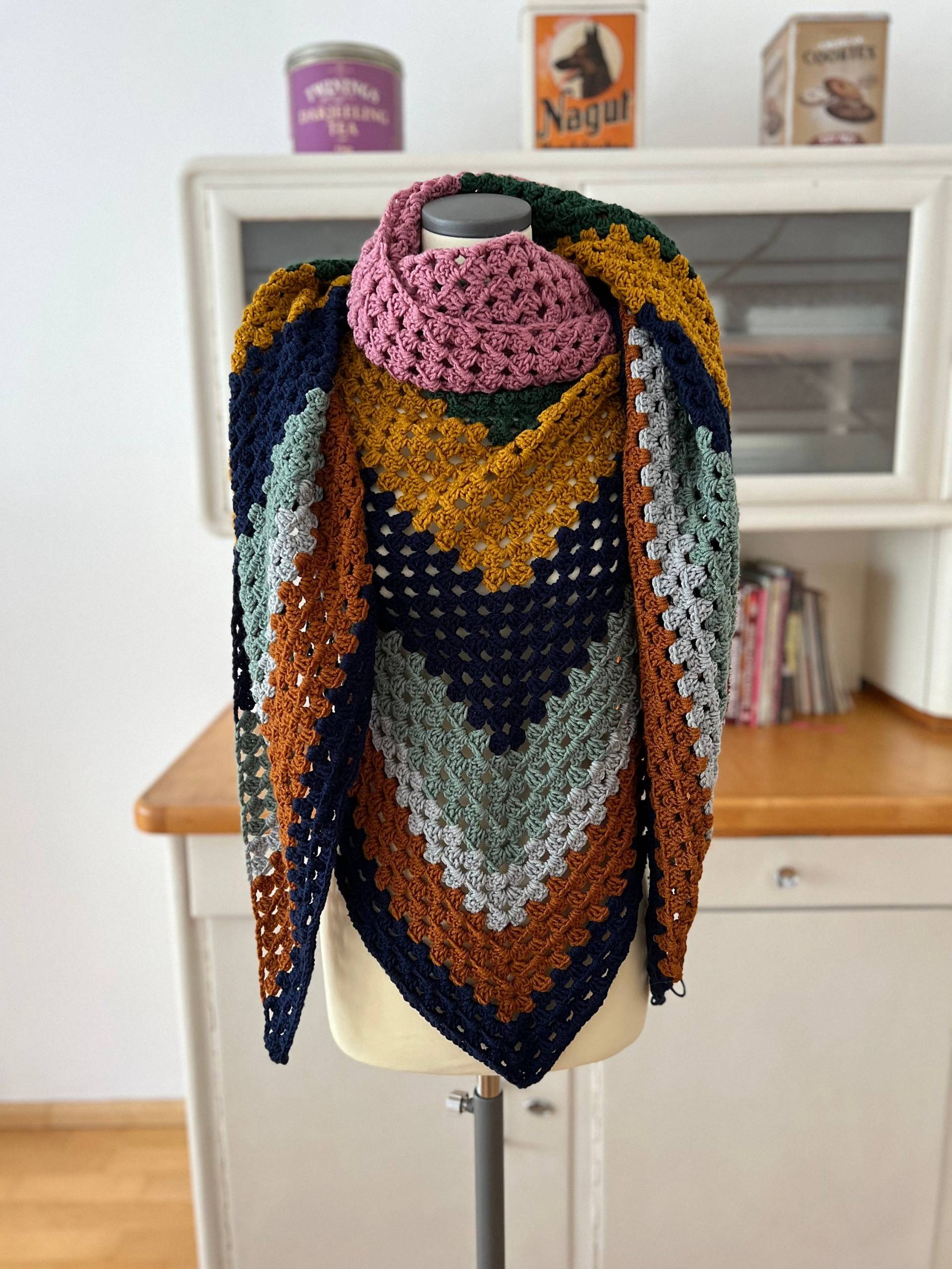 xxxl Dreieckstuch Gehäkelt xxxl Dreieckstuch Gehäkelt von HomemadeCreationLutz