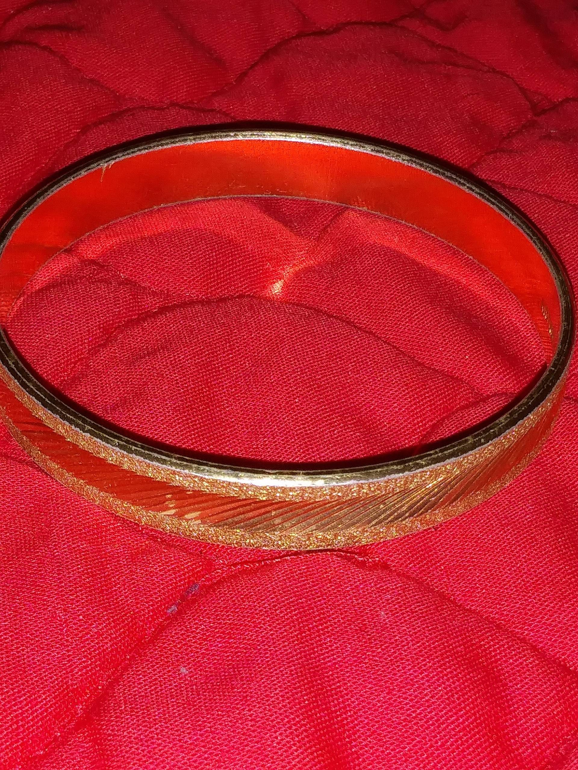 Vintage Goldfarbenes Armband von HomemadeStuffnCrafts