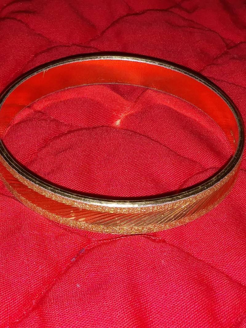 Vintage Goldfarbenes Armband von HomemadeStuffnCrafts