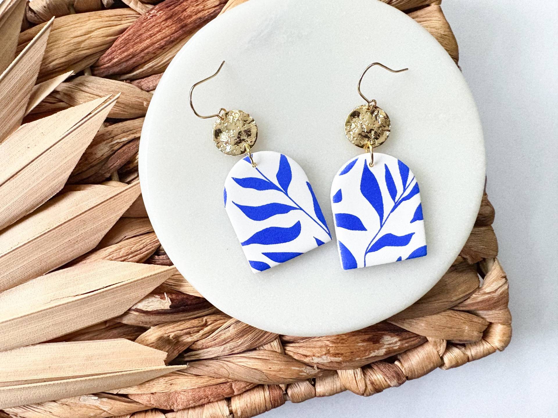 Blaue Gewellte Blattmuster Ohrringe | Hypoallergene Tonohrringe Blaue Gewellte Blattmuster Ohrringe | Hypoallergene Tonohrringe von Homewoodclay