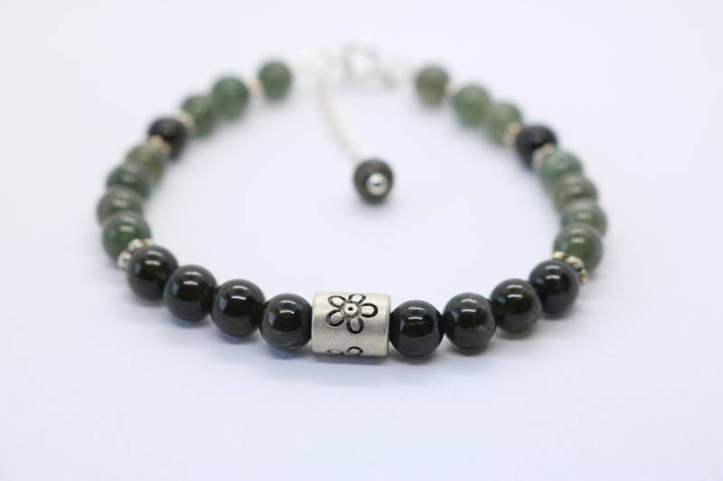 Armband Kornerupine - Seltene Und Silber Karen Hill Tribe, Zwei Grüne Farbauswahlen, Unisex, Stapeln, Layering Armband Kornerupine - Seltene Und Silber Karen Hill Tribe, Zwei Grüne Farbauswahlen, Unisex, Stapeln, Layering von HomoLudensBoutique