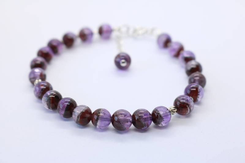 Exklusive Seltene Natürliche Auralit-23, Armband 7 Mm Perlen, Burgund Rot Edelstein Armband, Lila, Geschenk, Stapeln, Layering Exklusive Seltene Natürliche Auralit-23, Armband 7 Mm Perlen, Burgund Rot Edelstein Armband, Lila, Geschenk, Stapeln, Layering von HomoLudensBoutique