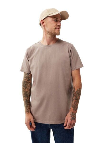 Honesty Rules Basic T-Shirt von Honesty Rules