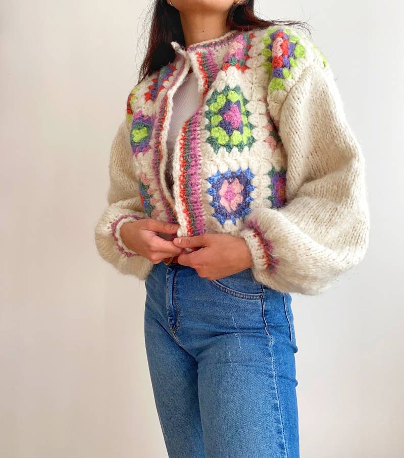 Handgestrickte Oma Quadrat Strickjacke, Retro Patchwork Frauen Mohair Wolle Pullover, Boho Crop Knit Outfit, Geschenkset Für Sie, Warme Strickmode von HoneyArtandNature