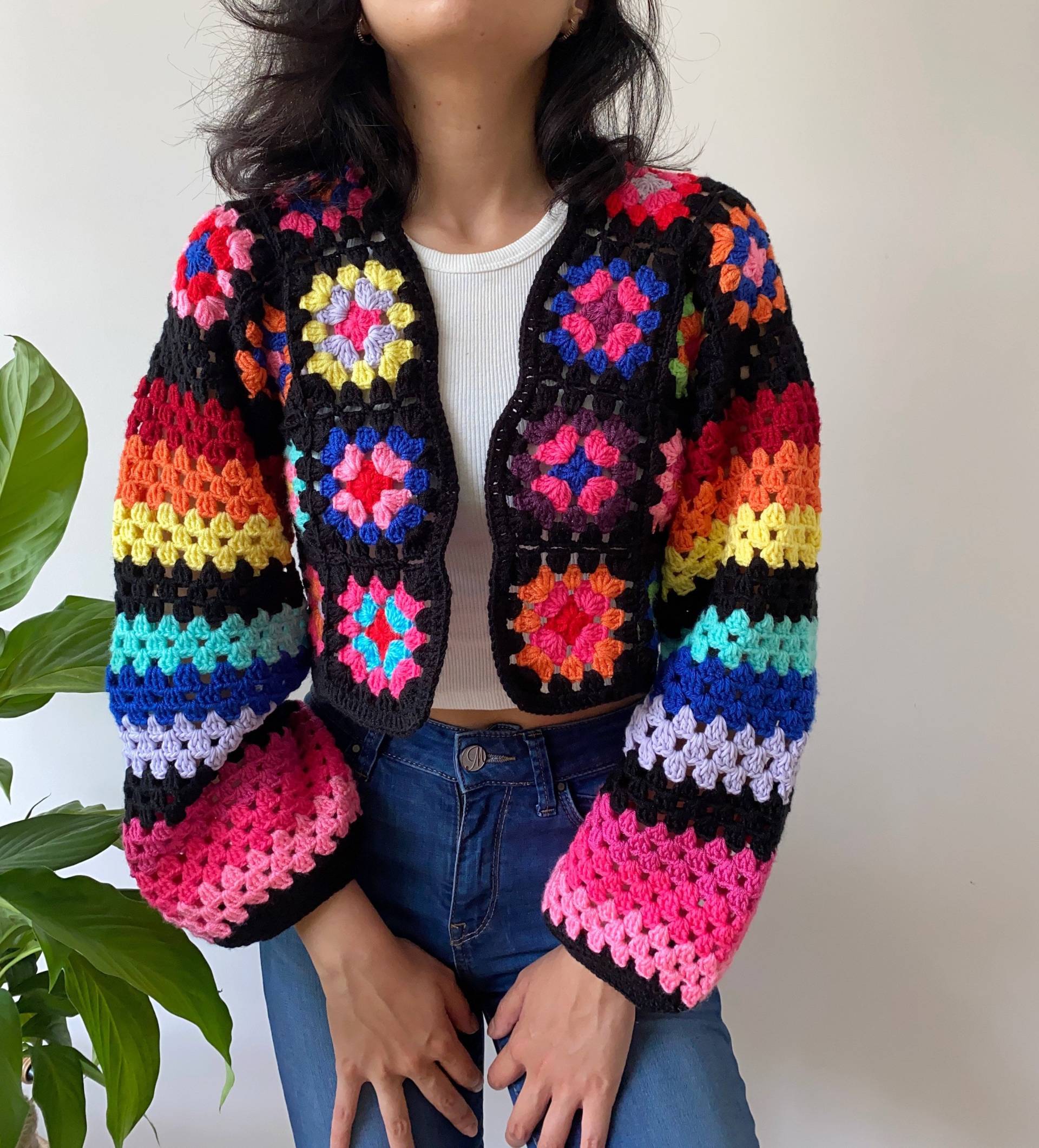 Handgestrickte Oma Square Cardigan, Retro Patchwork Damen Pullover, Boho Crop Strick Outfit, Geschenk Kit Für Sie, Y2K Style, Afghan Strickmode von HoneyArtandNature