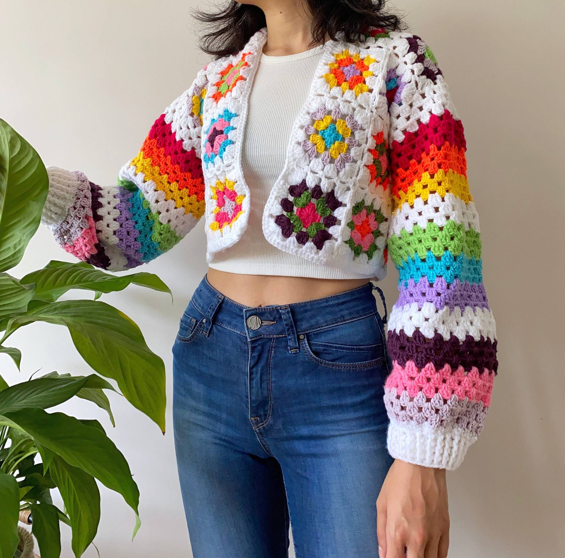 Handgestrickte Oma Square Cardigan, Retro Patchwork Damen Pullover, Boho Crop Strick Outfit, Geschenk Kit Für Sie, Y2K Style, Afghan Strickmode von HoneyArtandNature