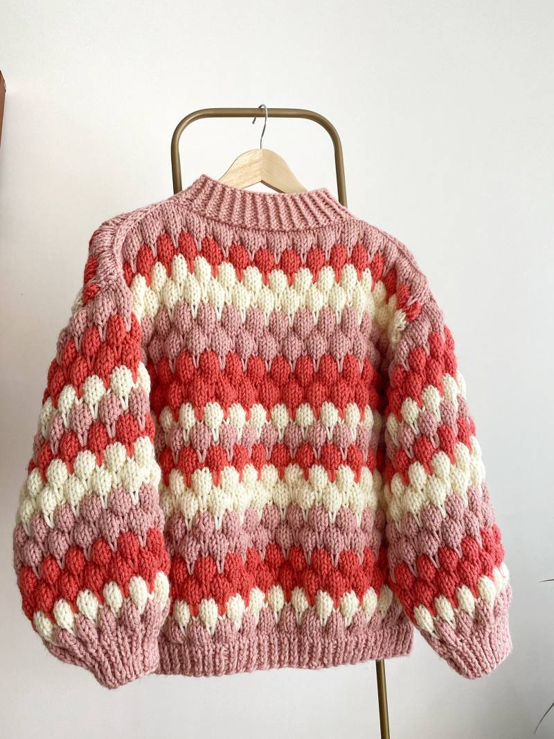 Handgestrickter Dicker Bubble Pullover, Unisex Over Size Handgefertigter Weiches Personalisiertes Geschenk Für Sie von HoneyArtandNature