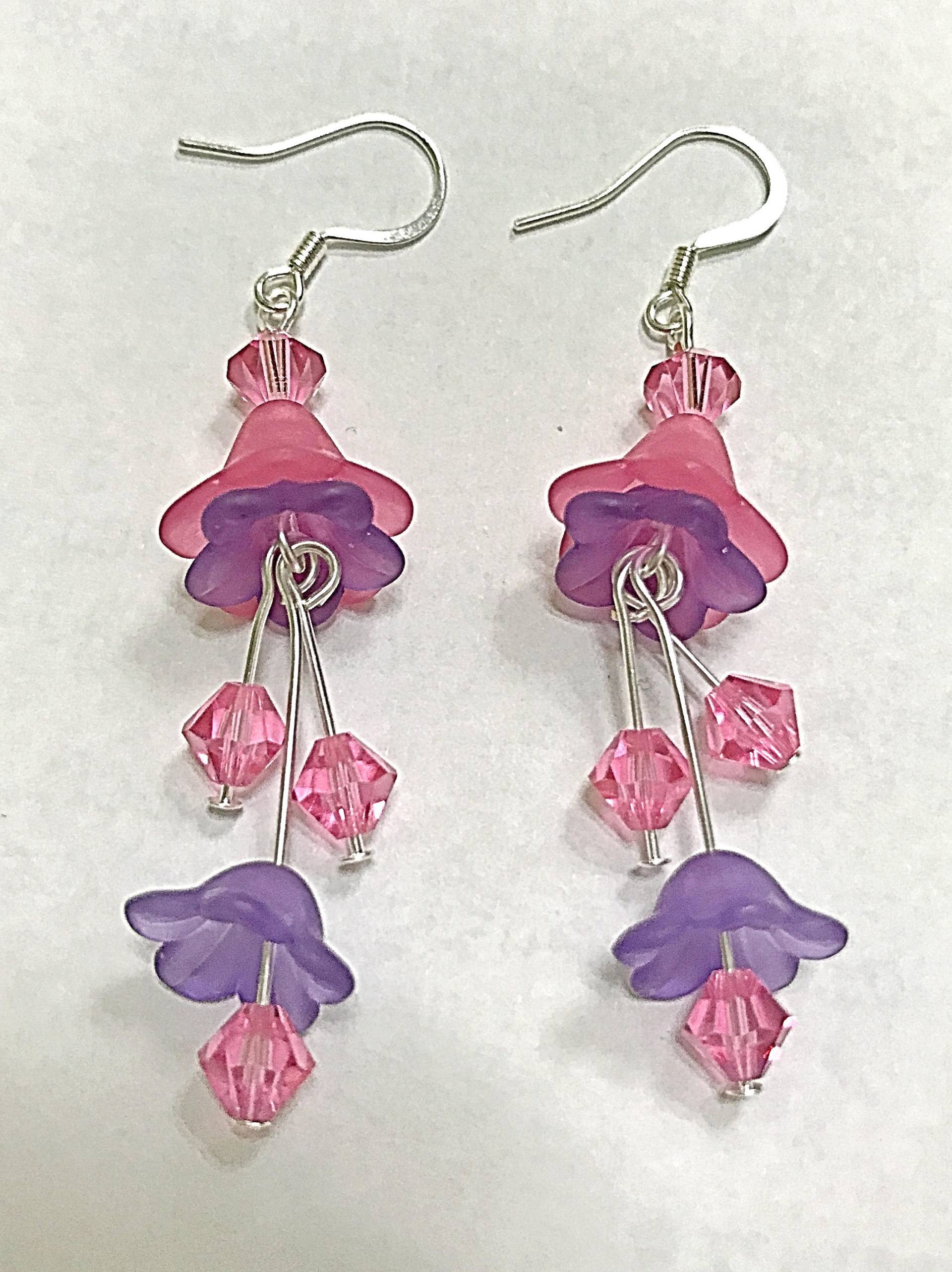 Rosa/Lila Petunia Ohrringe Rosa/Lila Petunia Ohrringe von HoneyBeadzCreations