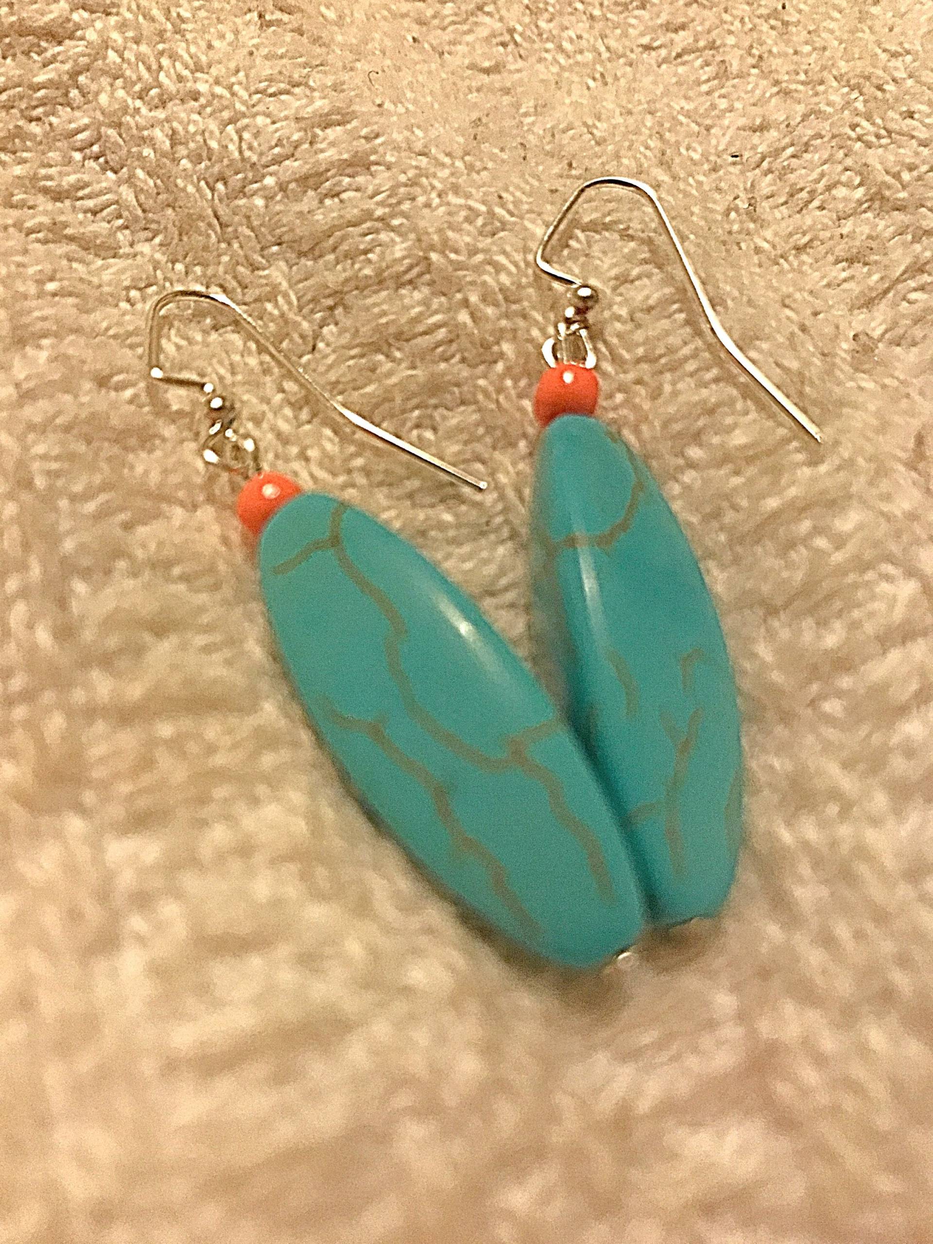 Türkisfarbene Tropfen Ohrringe Türkisfarbene Tropfen Ohrringe von HoneyBeadzCreations