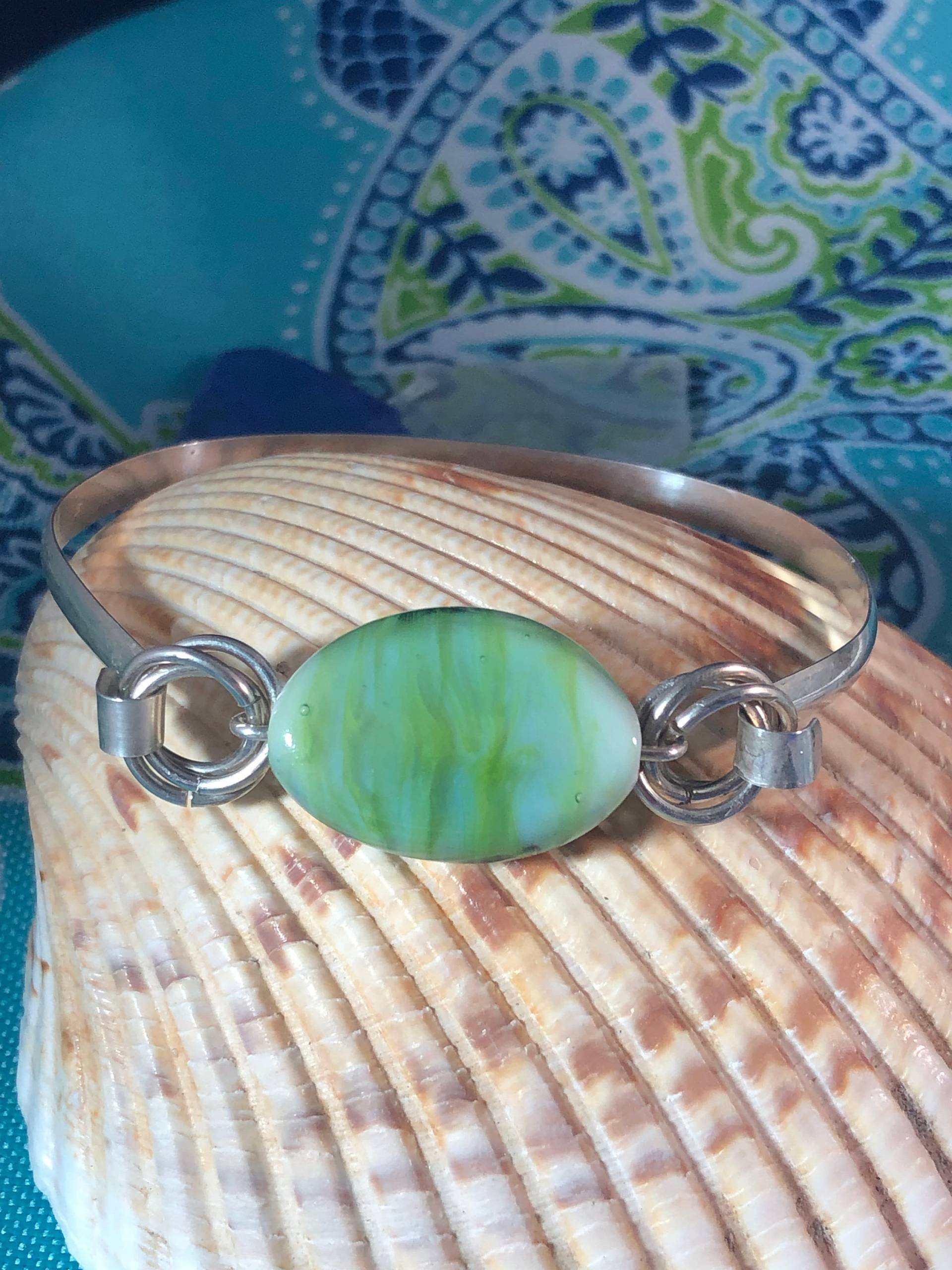 Lampwork Perle Sterling Silber Haken Armreif Lampwork Perle Sterling Silber Haken Armreif von HoneyGlassFarm