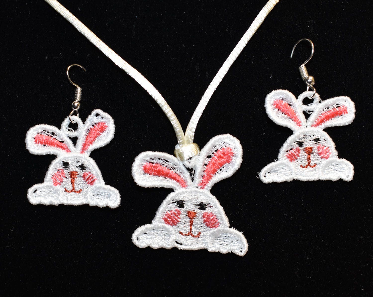 Kaninchen Anhänger Und Ohrringe Kaninchen Anhänger Und Ohrringe von HoneybearTreasuresCo