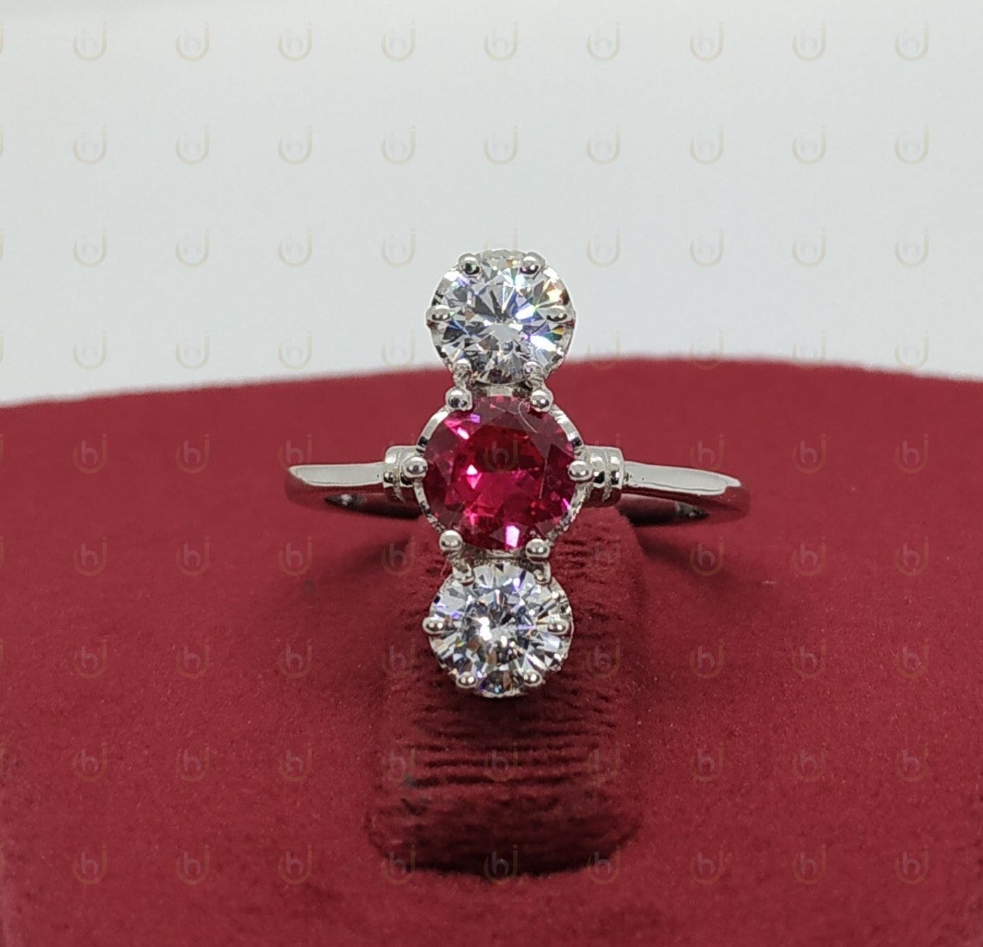 1.80 Ct Rundschliff Diamant & Rubin Art Deco Verlobungsring, Drei Steine Ring, Vintage Ehering, Antiker Jahrestag Ring von Honeyhjewelry