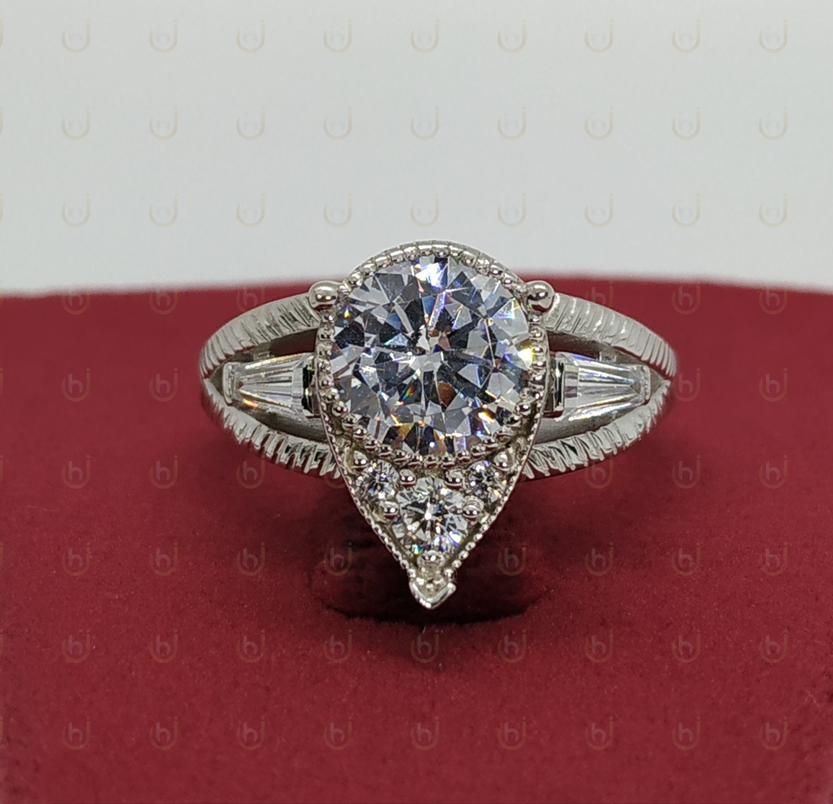 Antiker Vintage Art Deco Stil Ring, 2, 00 Ct Rundschliff Diamant Verlobungsring, Frauen Milgrain Ring von Honeyhjewelry