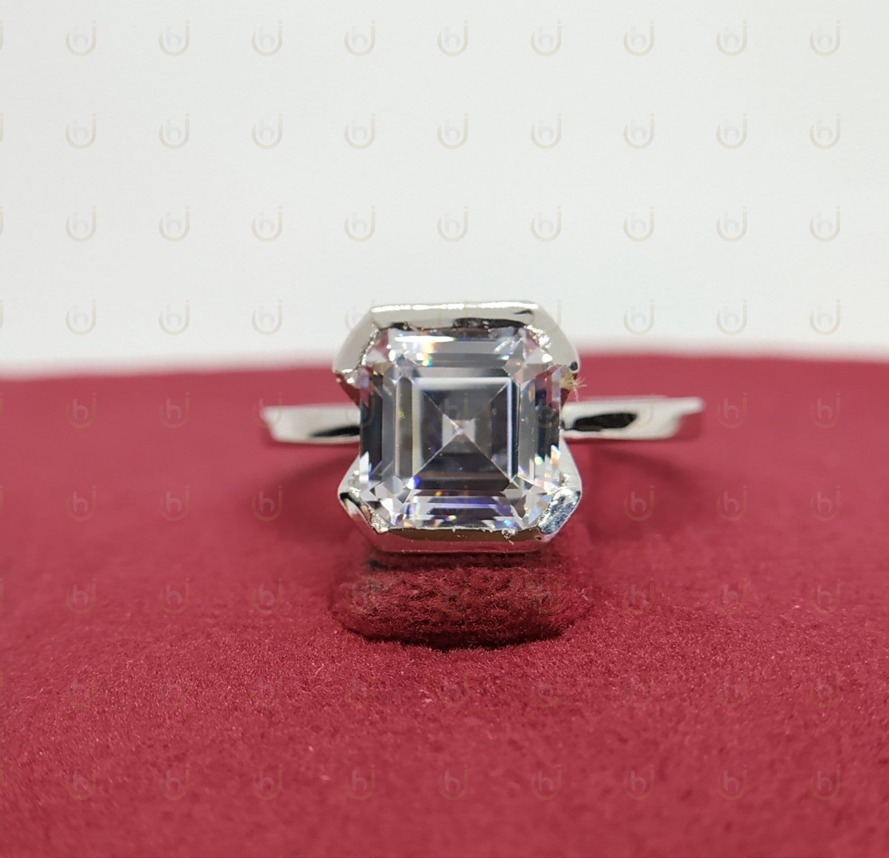 Half Bezel Set Solitär Verlobungsring | 2, 00 Ct Asscher Diamant Ring in Sterling Silber Cut Ehering Personalisierter von Honeyhjewelry