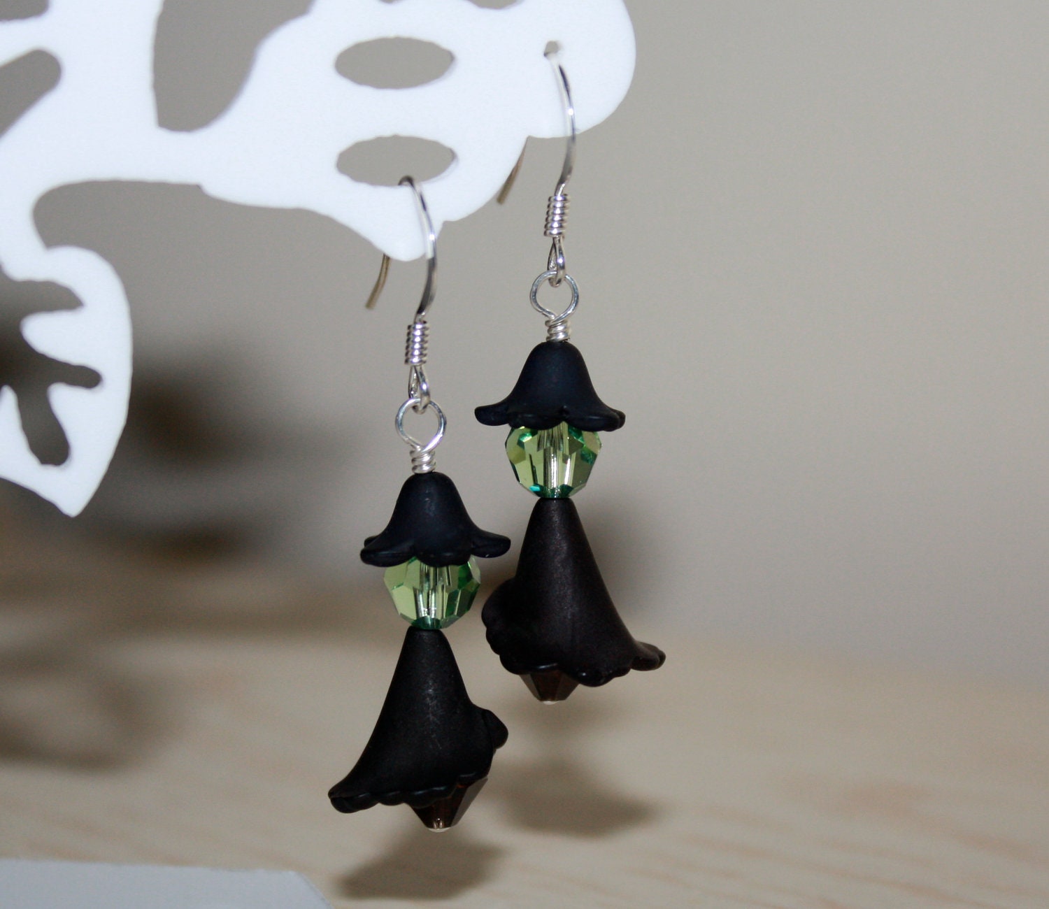 Halloween Hexenhut Ohrringe Sterling Silber, Swarovski Kristall Halloween Hexenhut Ohrringe Sterling Silber, Swarovski Kristall von HoneysuckleJewelscom