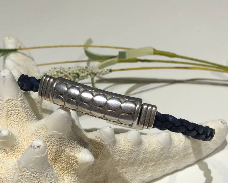 Marine Geflochtenes Lederarmband Unisex Silber Id Bar Manschette Marine Geflochtenes Lederarmband Unisex Silber Id Bar Manschette von HoneysuckleJewelscom