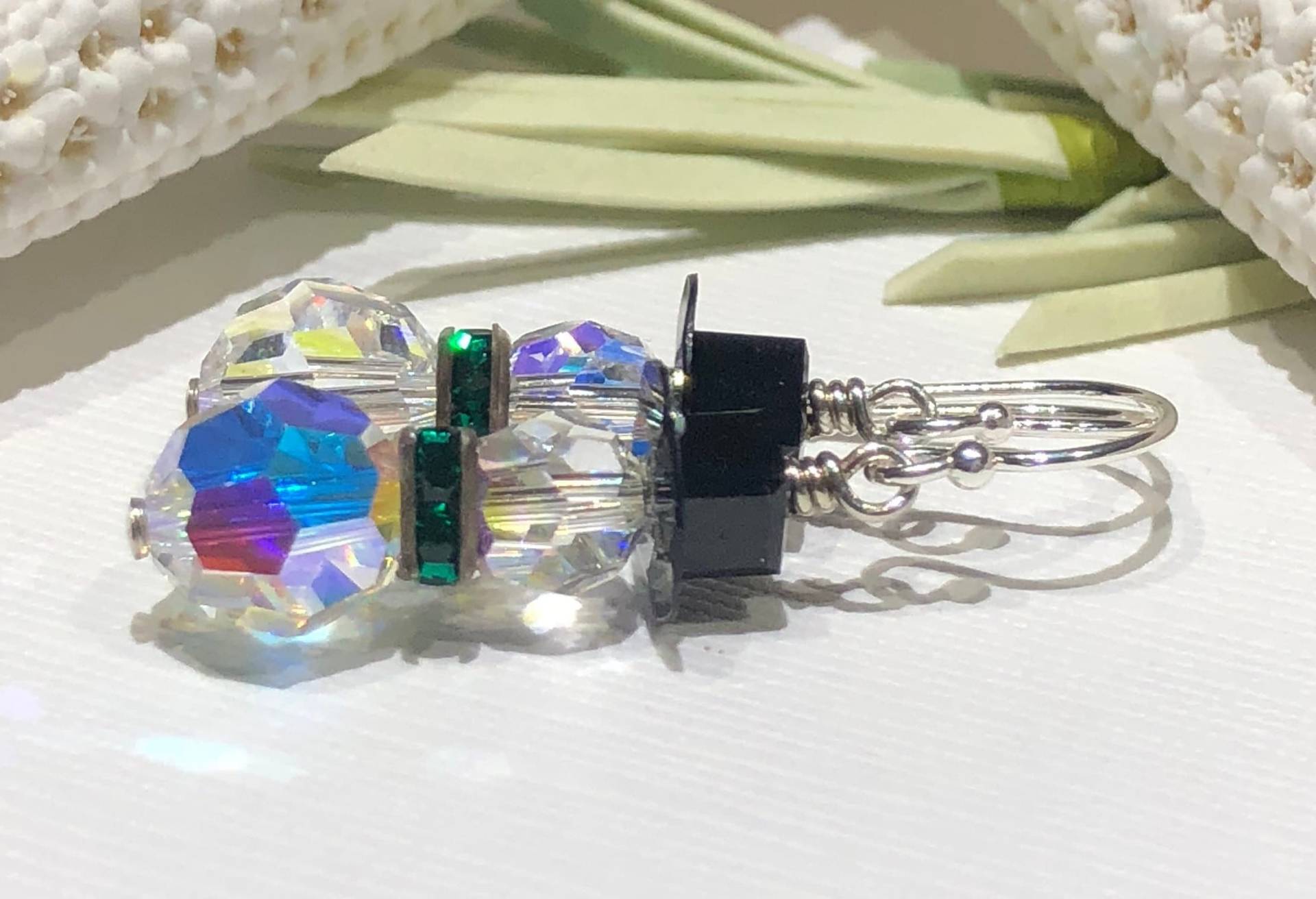 Ohrringe-Schneemann-Schneemänner-Swarovski Kristallklare Ab Schneemann Ohrringe-Grüner Kristall Schal-Kurze Tropfen Baumeln-Alter Mann Ohrringe-Schneemann-Schneemänner-Swarovski Kristallklare Ab Schneemann Ohrringe-Grüner Kristall Schal-Kurze Tropfen Baumeln-Alter Mann von HoneysuckleJewelscom