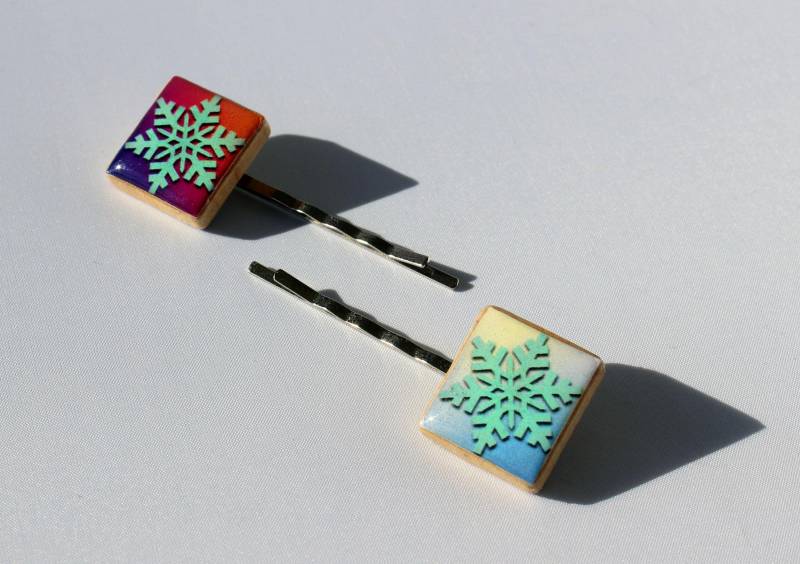 Gefrorene Schneeflocke Scrabble Fliesen Bobby Pins von HoneysuckleRoseC